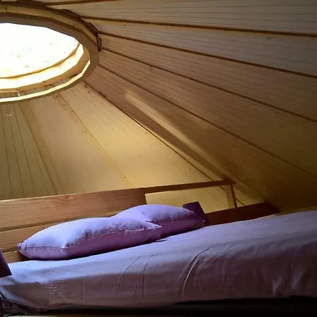 Et Yourtes L'aousiere Holiday home *