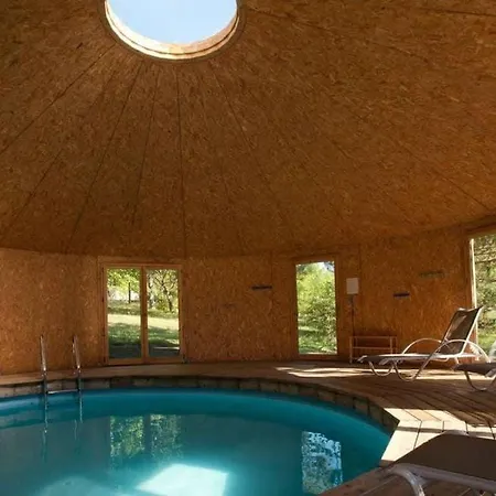 Et Yourtes L'aousiere Tatil Evi Entrepierres