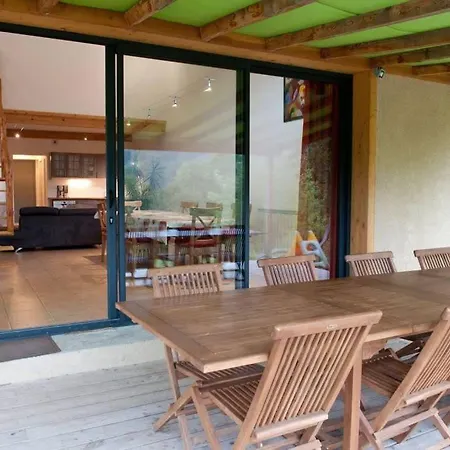 Hébergement de vacances 4 Etoiles En Pleine Nature 8 Pers.