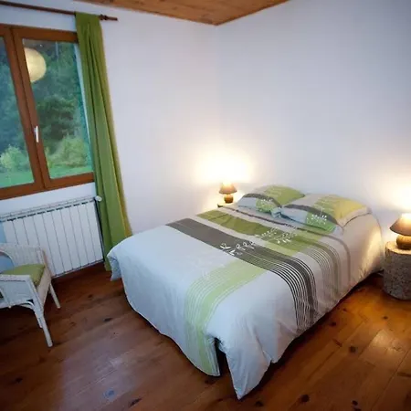 Hébergement de vacances 4 Etoiles En Pleine Nature 8 Pers. *