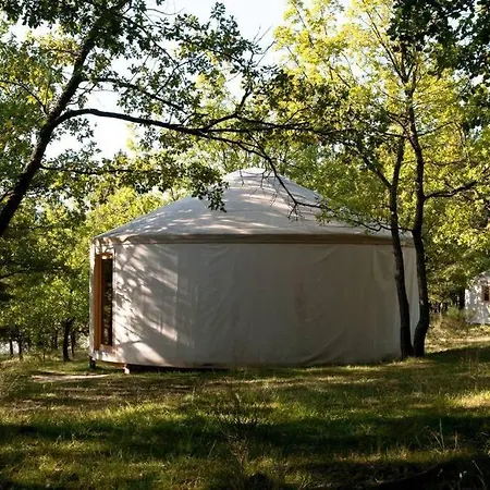 4 Etoiles En Pleine Nature 8 Pers. Hébergement de vacances *