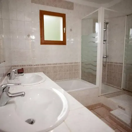 4 Etoiles En Pleine Nature 8 Pers. *