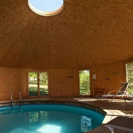 Hébergement de vacances 4 Etoiles En Pleine Nature 8 Pers. Entrepierres