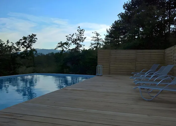 Hébergement de vacances 4 Etoiles En Pleine Nature 8 Pers.